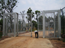 動(dòng)物園車(chē)行區(qū)電動(dòng)門(mén)