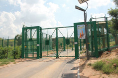 動(dòng)物園車(chē)行區(qū)電動(dòng)門(mén)